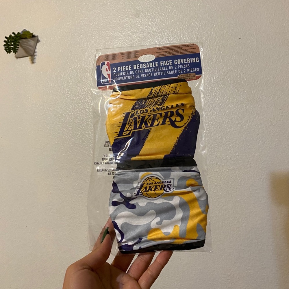 2 New Youth LA Lakers Mask